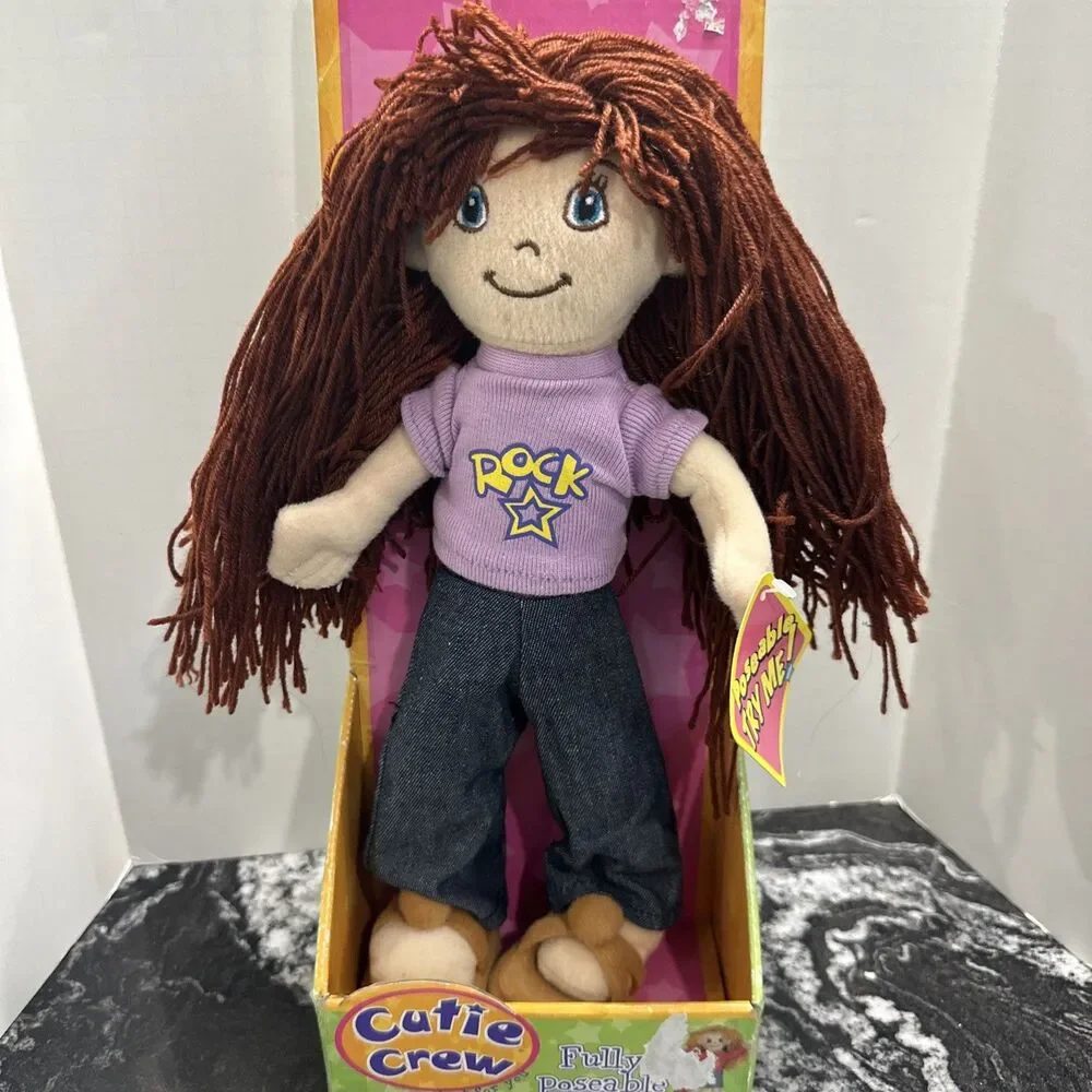 NEW - Cutie Crew Chloe Fully Poseable Doll 12